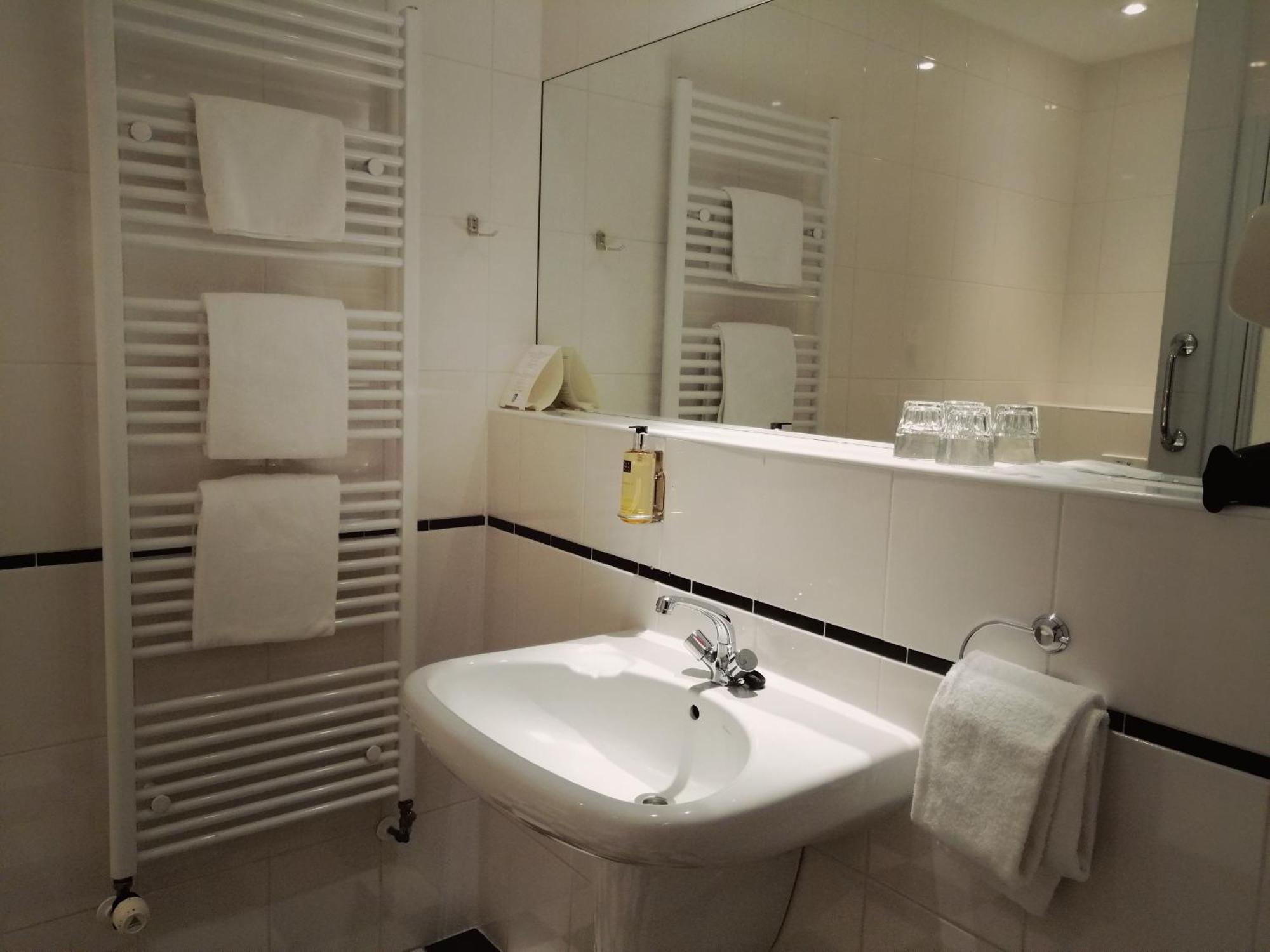 Hotel Wesseling 4*